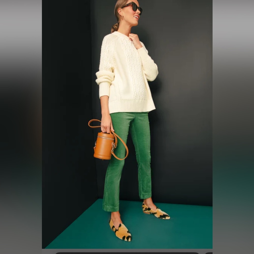 Tuckernuck Green Cropped Pants with Cream Sweater